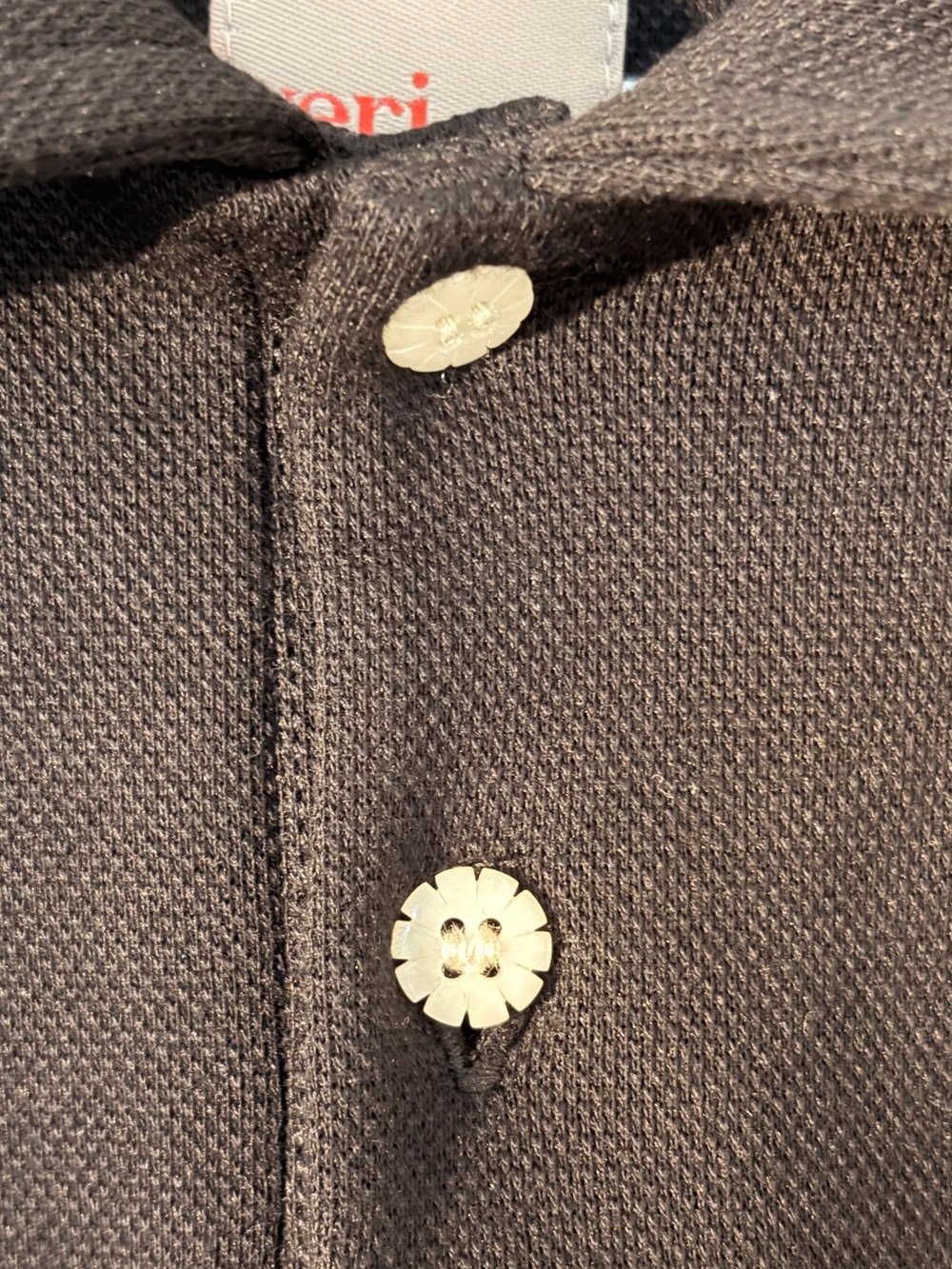 Veri Pique Polo shirt with floral buttons